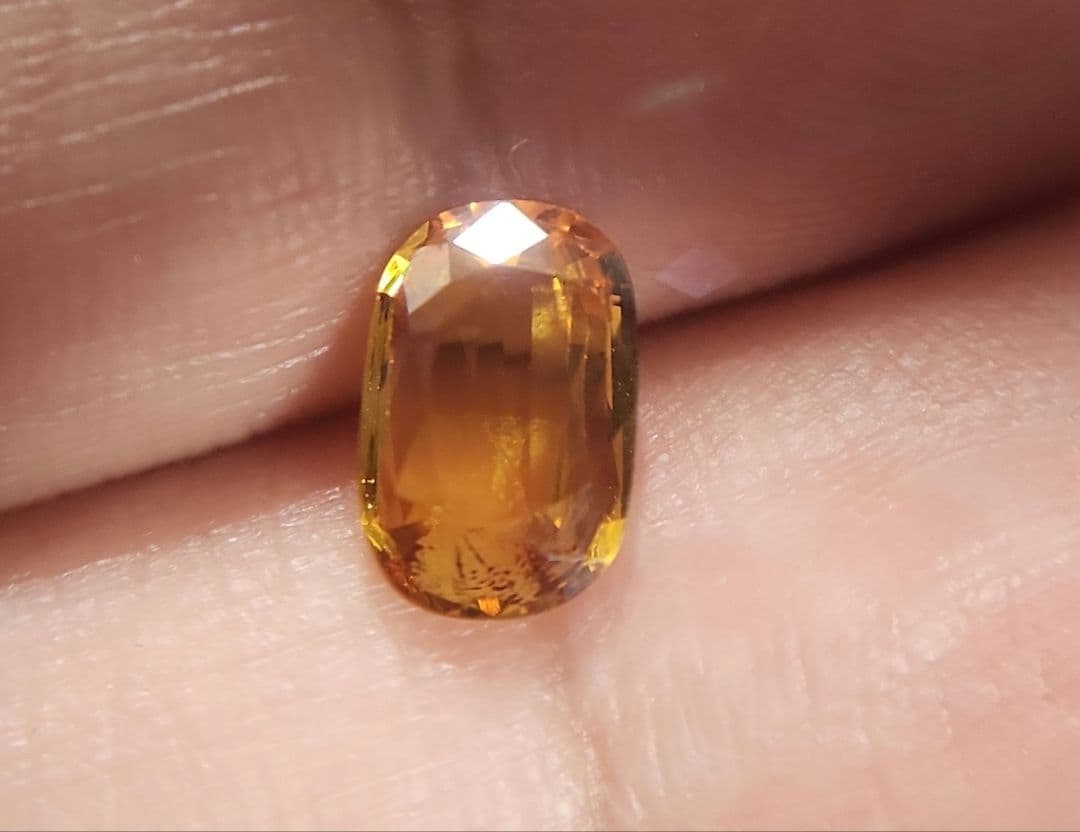 天然イエローサファイア 1.550ct