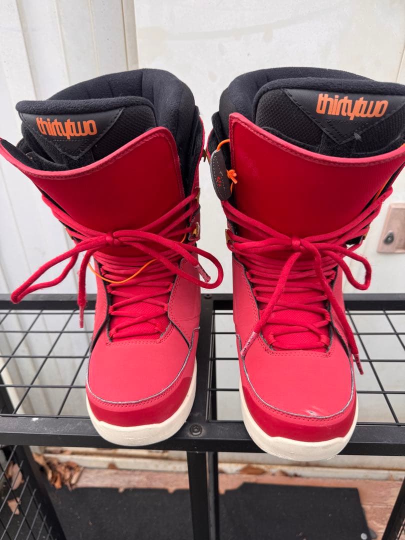 【THIRTYTWO LASHED スノーボードブーツ】