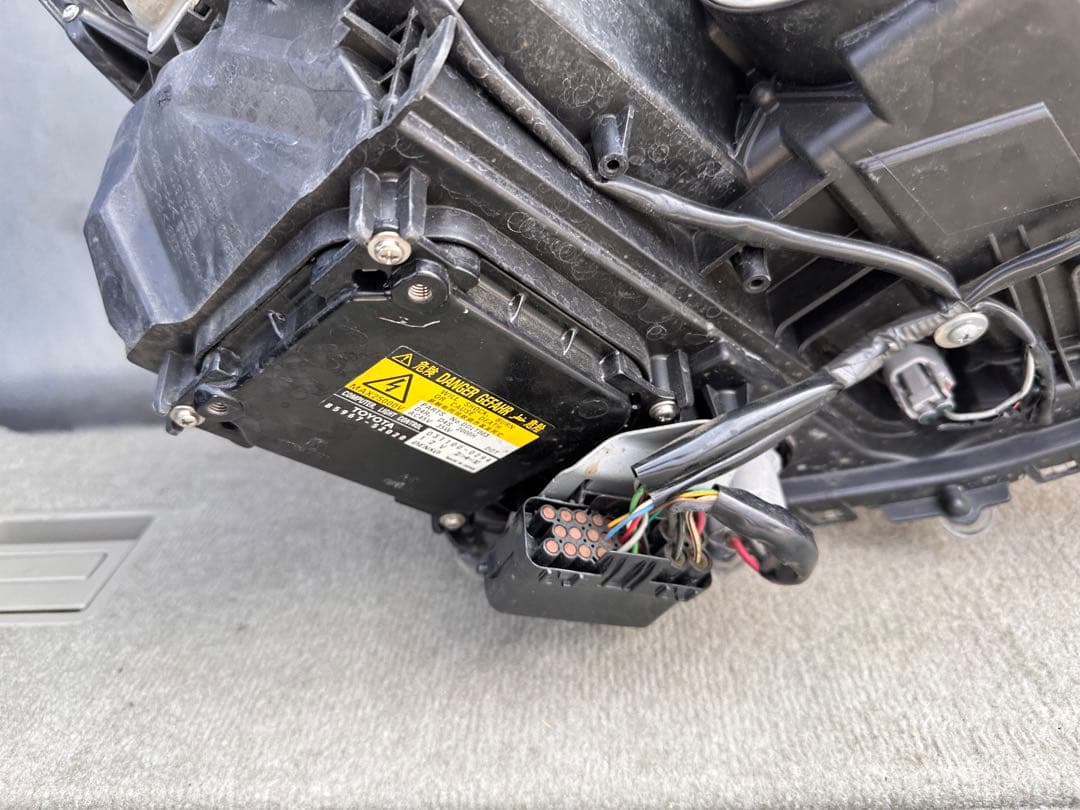 トヨタ　クラウン　GRS200 ヘッドライト 左右　セット　一台分