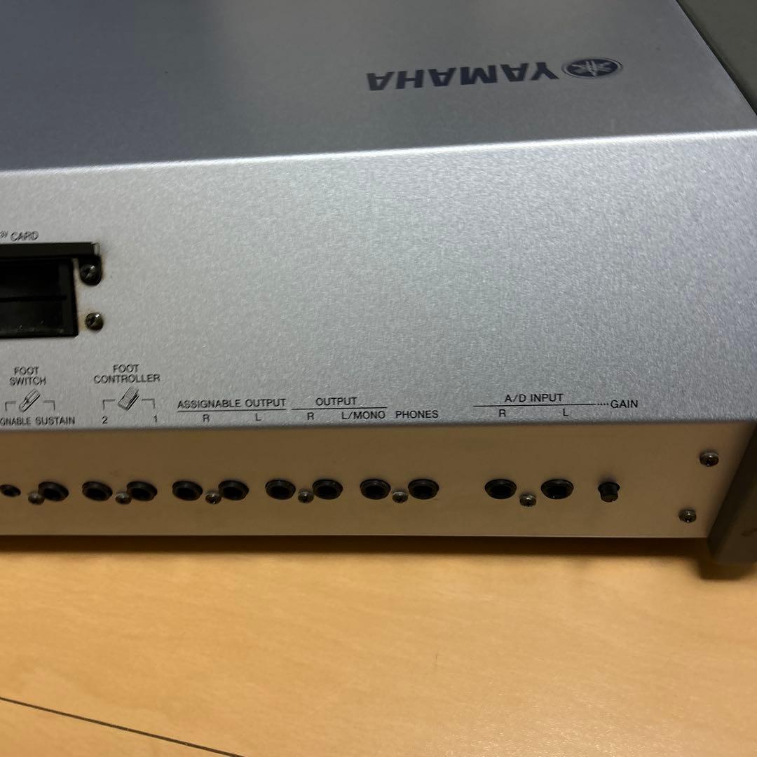 Yamaha MOTIF ES8 シンセサイザー