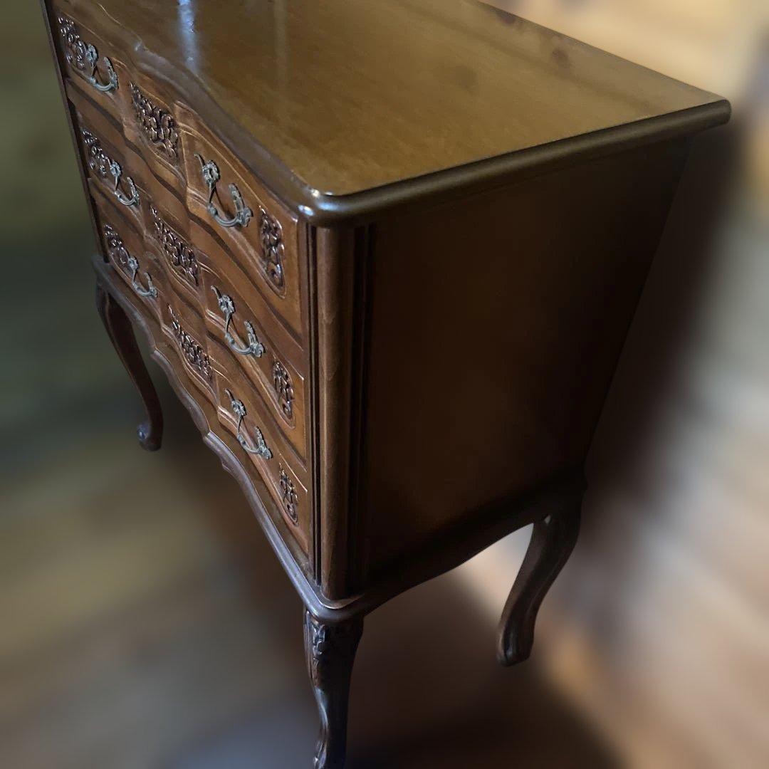 瞬間的❣️お値下げヴィンテージ　猫脚　装飾的な彫刻入り　木製チェスト