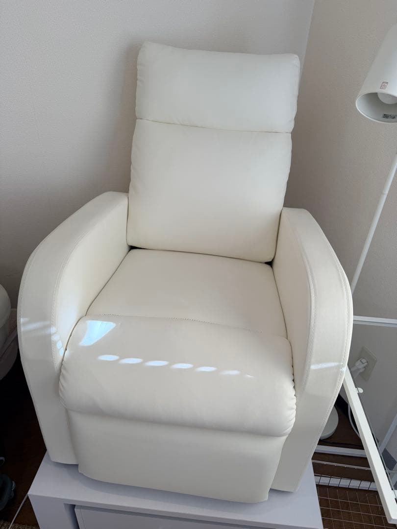 [WORLD LASH] コンパクトリクライニングチェア ホワイト