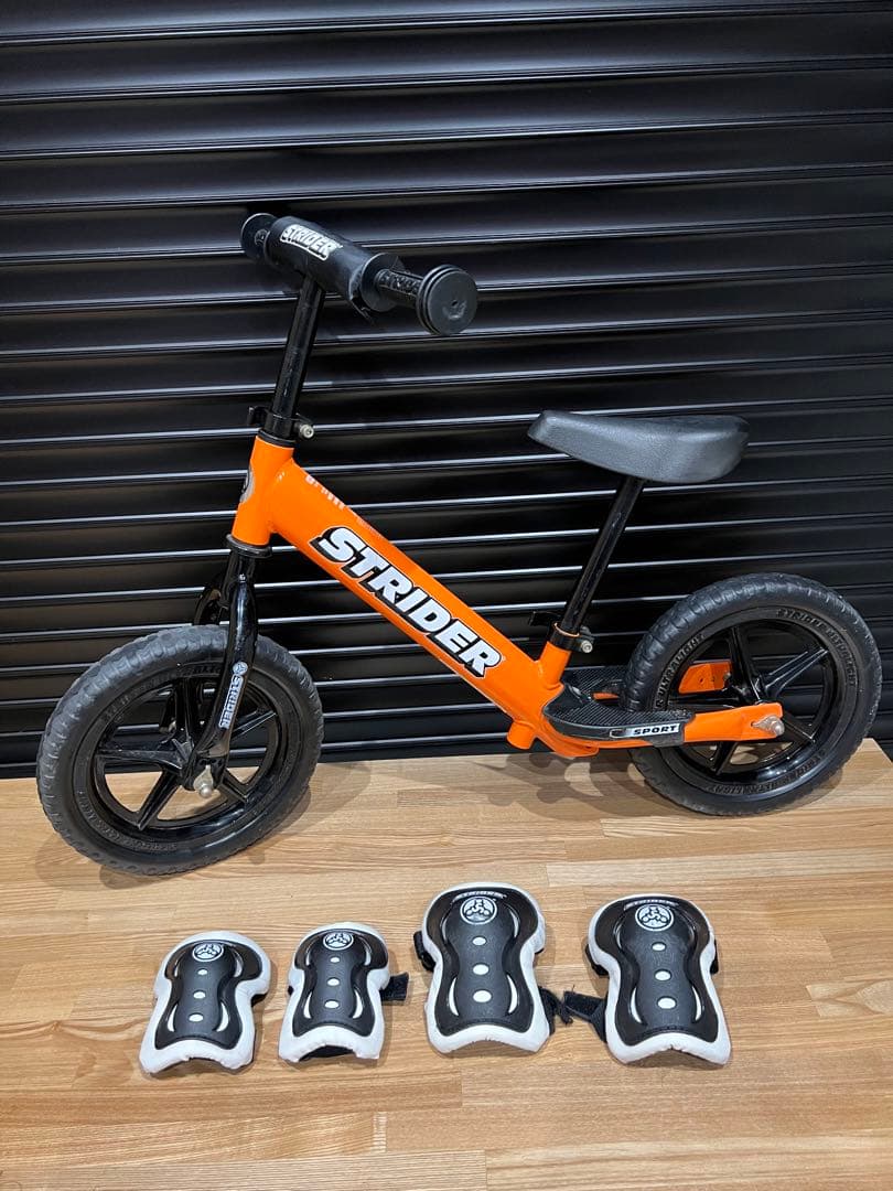 STRIDER バランスバイク オレンジ プロテクター付き
