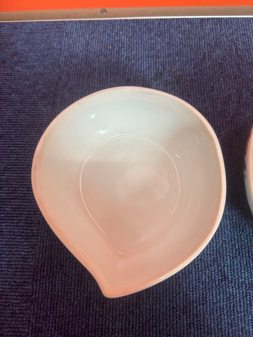 1685 鍋島 畑萬陶苑　色絵桃文 桃形蓋物