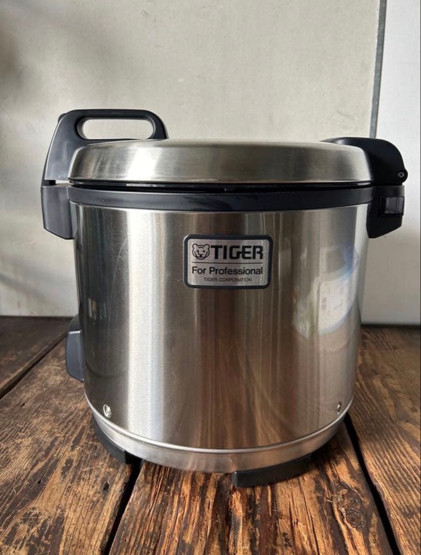 ✴︎ささ✴︎23年製　業務用2升炊き　タイガー炊飯ジャー JNO-A361