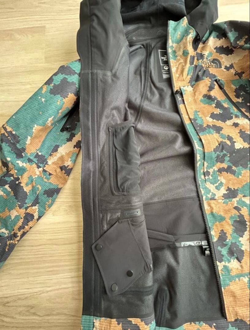 ⭐︎新品未使用⭐︎ザノースフェイス フューチャーライトエーキャドジャケット M