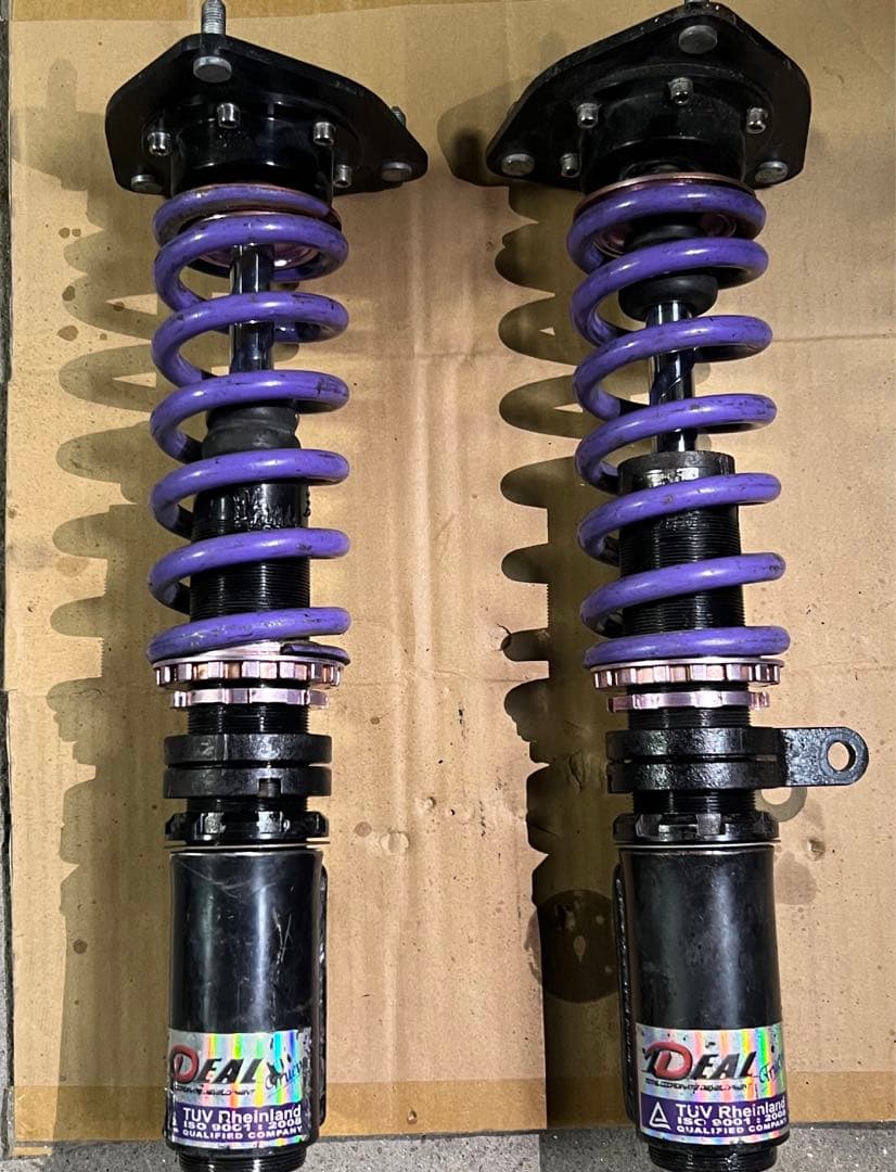 ピース　30プリウス　車高調　フロント