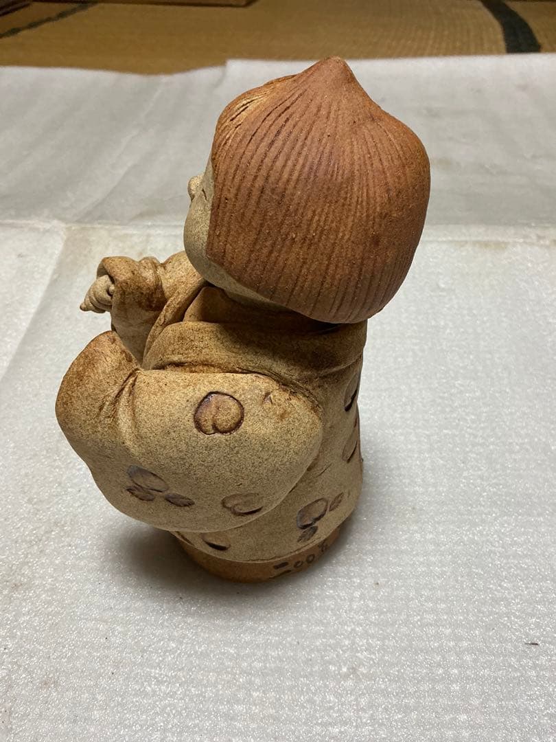 陶器製人形・「桃湖」作者不明？【高さ／18cm】。