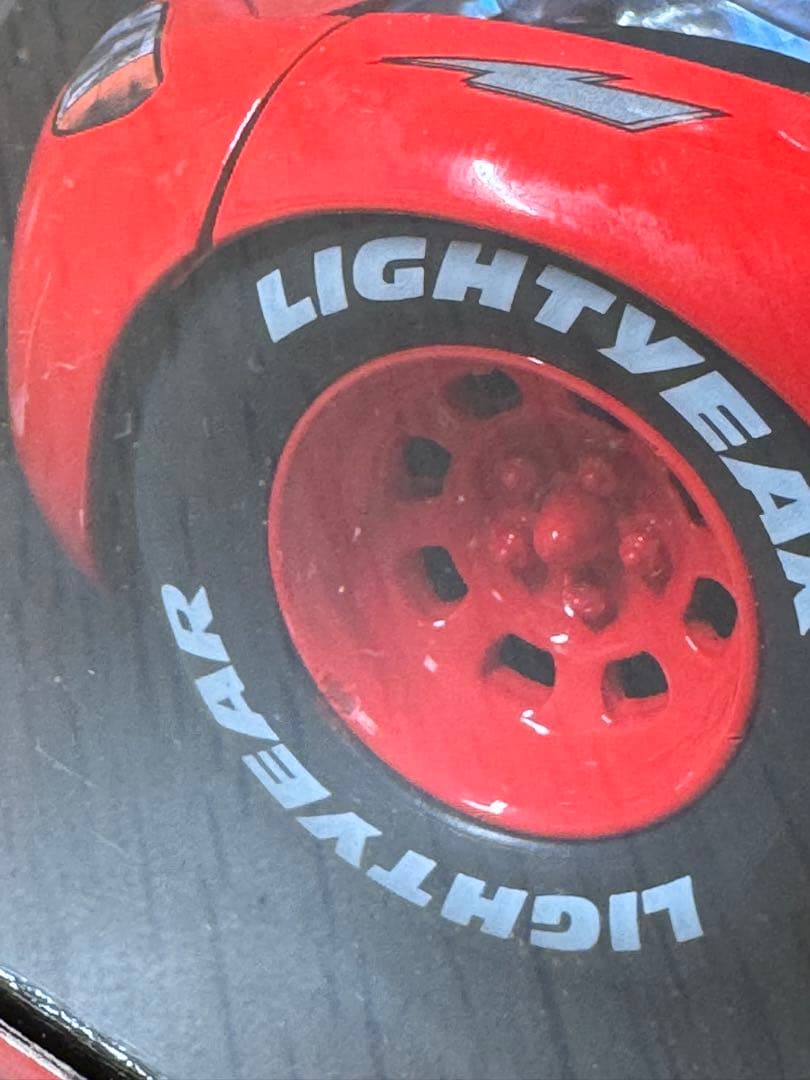 新品未開封 カーズ マックィーンMcQueen合金モデル 限定ラック付