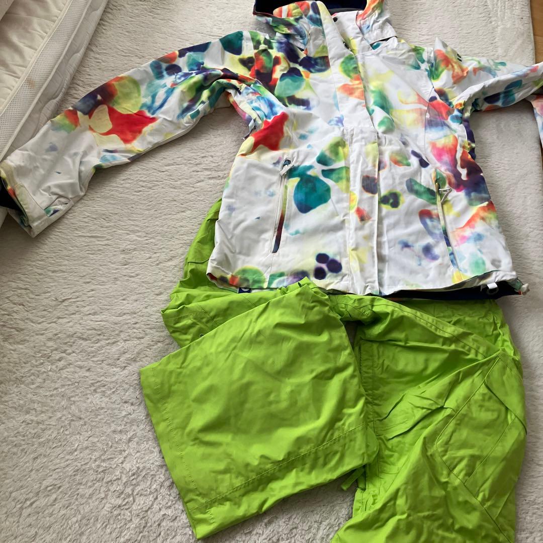 スノーボードウェアと小物　ロキシー　コロンビア