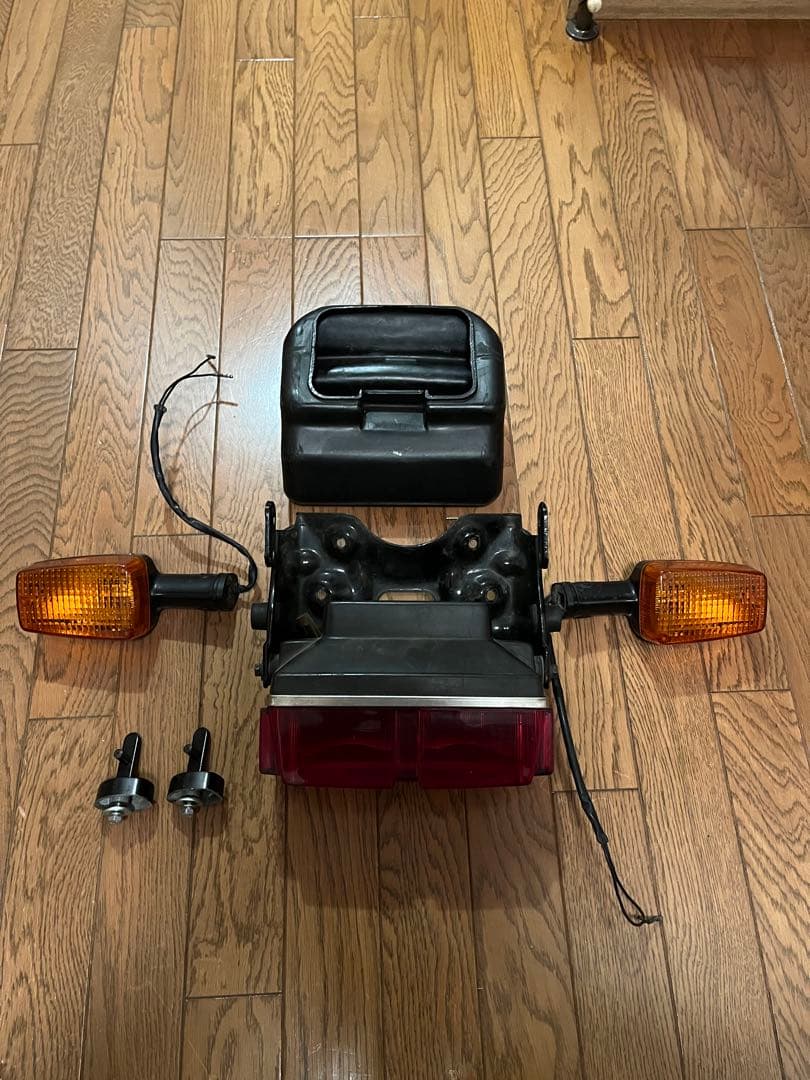 cb750f テールランプ、ウインカー