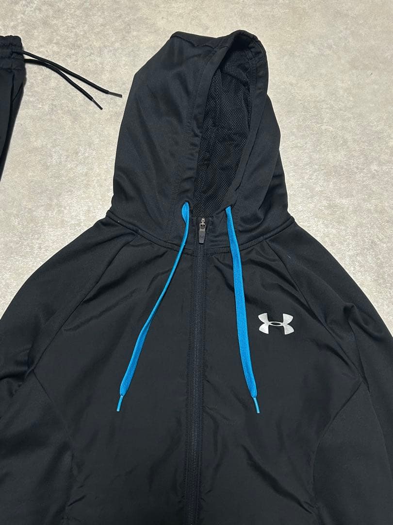 極美品 セットアップ アンダーアーマー ジャージ Mサイズ パーカー パンツ 黒