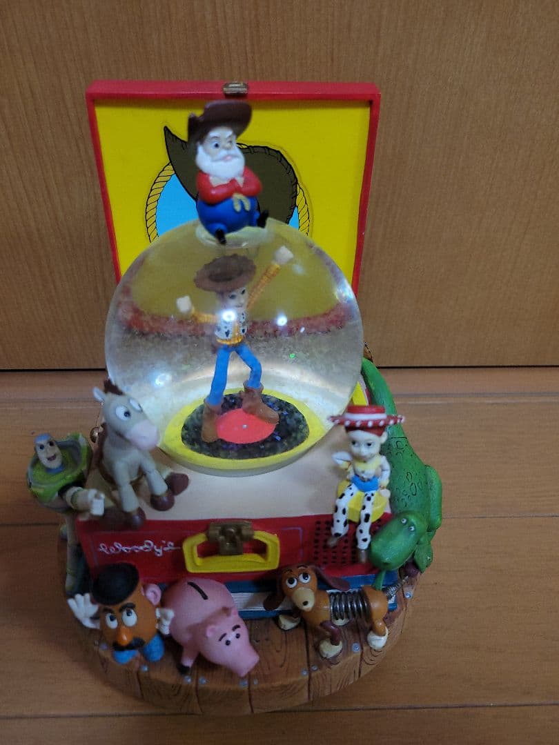 トイ・ストーリー スノードーム型オルゴール