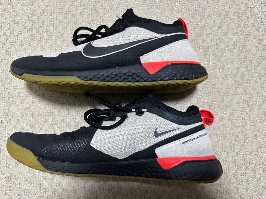 NikeF.C.フットボールシューズ ブラック/グレー/レッド