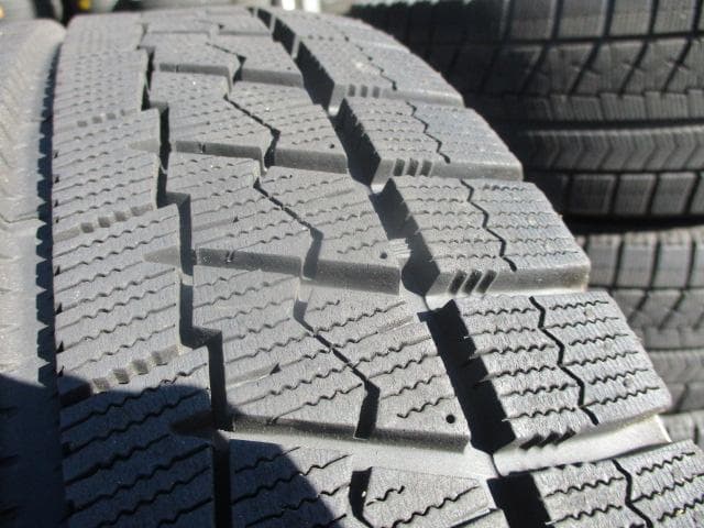 送料込み☆ブリヂストン・スタッドレス 215/55R17☆ヴェゼル・オデッセイ