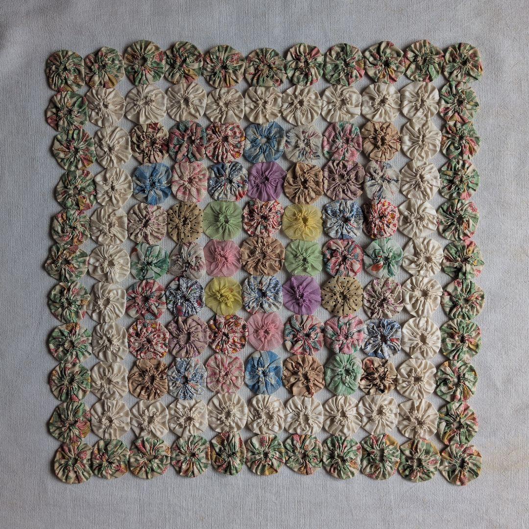 アンティーク ヨーヨーキルト ドイリー 41㎝×41㎝