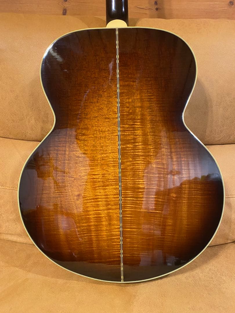 世界に36本だけのGIBSON J200 KOA MONTANA SPECIAL