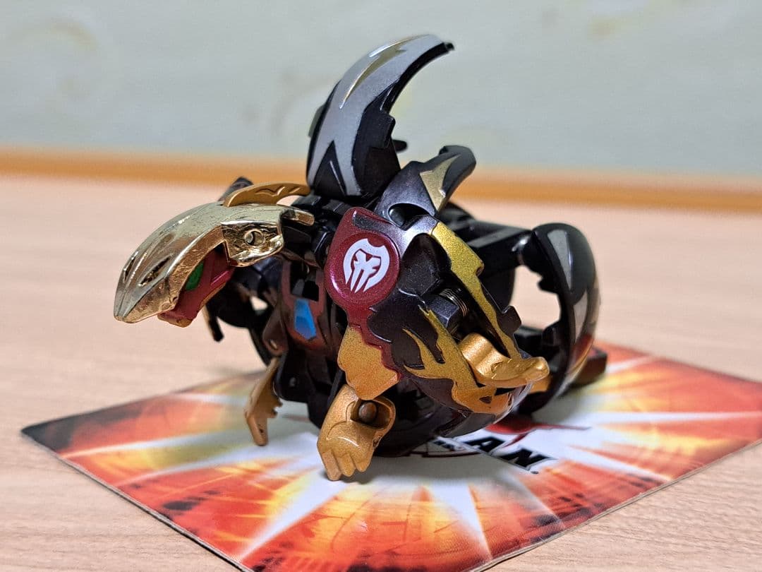 最終値下げ　激レア　爆丸　神3　磁ドラガオン 轟フドウ 士ガリュウ　カード付き