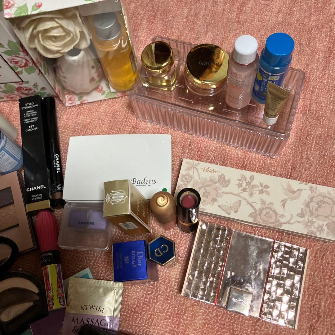 デパコスまとめ売り　コスメまとめ売り　シャネル　ディオール　マキアージュ ￼