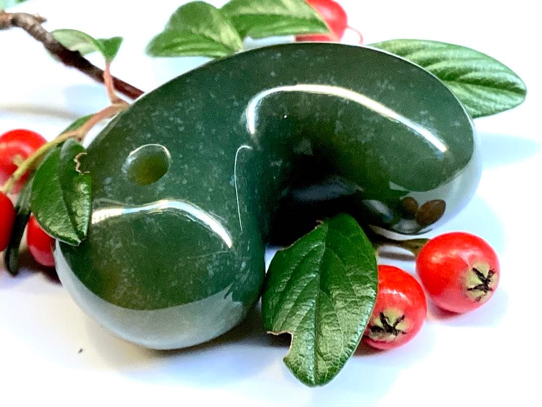 とびっきりの出雲石‼️ 超レア物‼️出雲碧玉勾玉　2度と入手は困難な別格品　本物保証