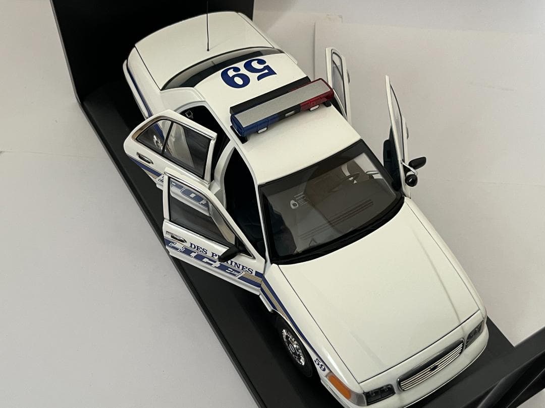 オートアート 1/18 72701 フォード クラウンビクトリア LAPD 箱付