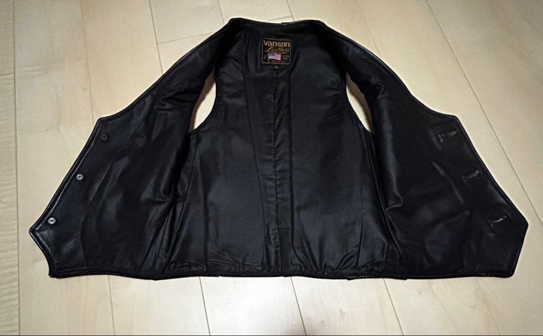 アメリカ製VANSON 本革レザーベストコンチョボタン