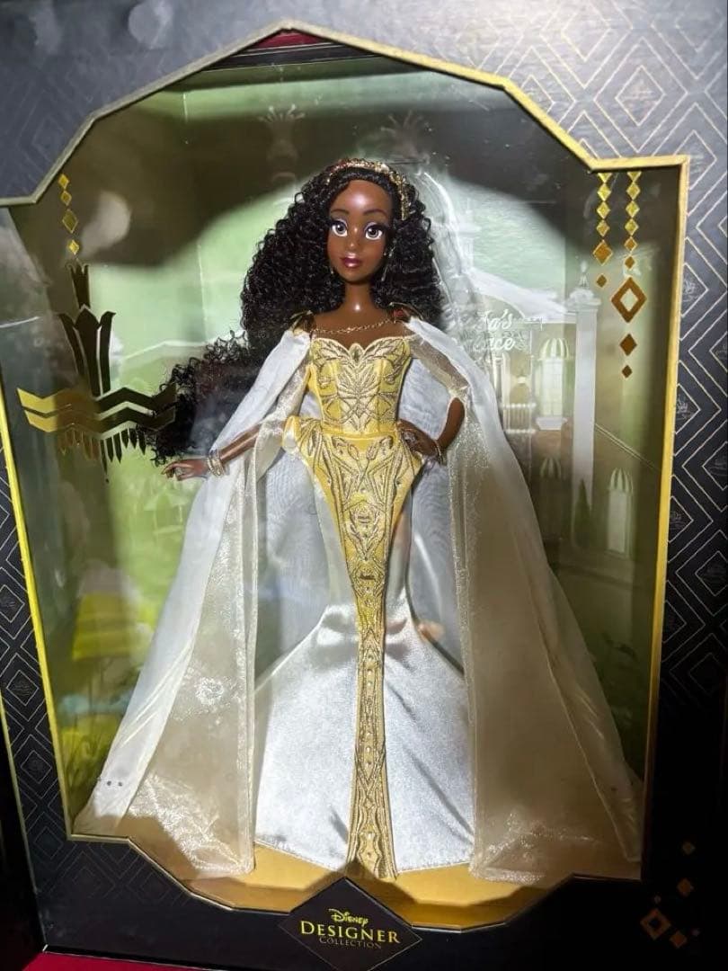 ディズニーストア　デザイナー　人形　ドール　ティアナ　プリンセスと魔法のキス