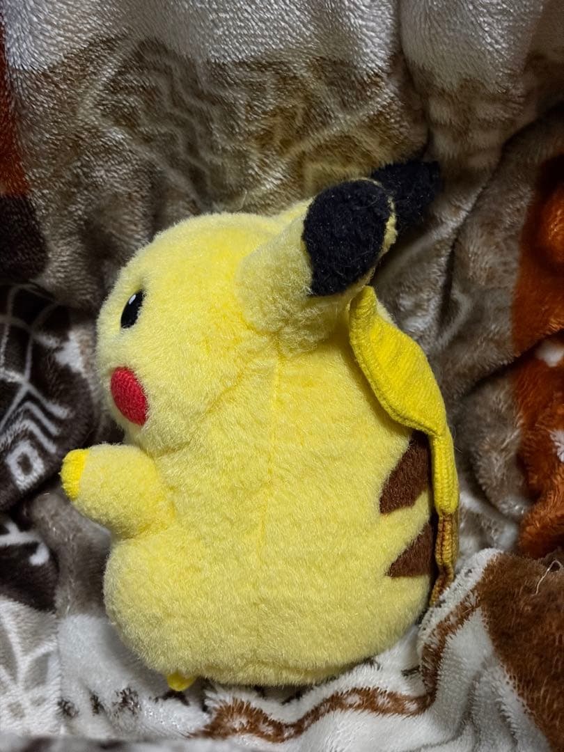 タグなし　初期ピカチュウ　ぬいぐるみ