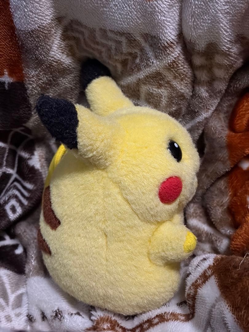 タグなし　初期ピカチュウ　ぬいぐるみ