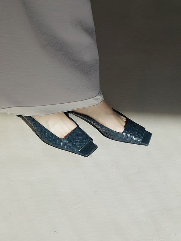 ETRE TOKYO ナローストラップレザーメッシュミュール