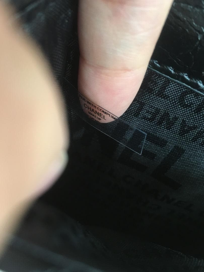 ブラック スマホショルダーバッグ《箱付き》