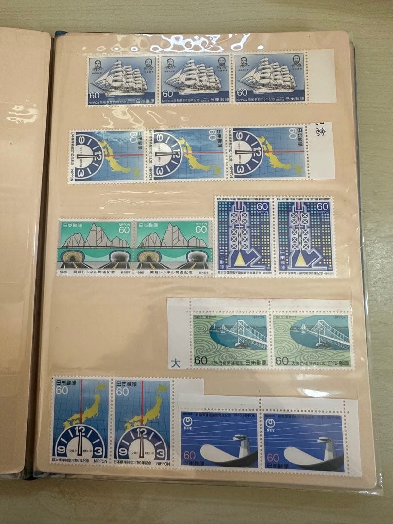 昭和記念切手アルバム 日本切手 未使用多数 ブロック連刷　蒸気機関車・美人画ほか