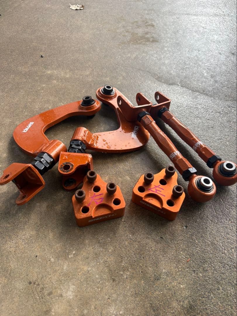 リアアッパーアームトーコントロールアーム　リアトーロッド　アダプター