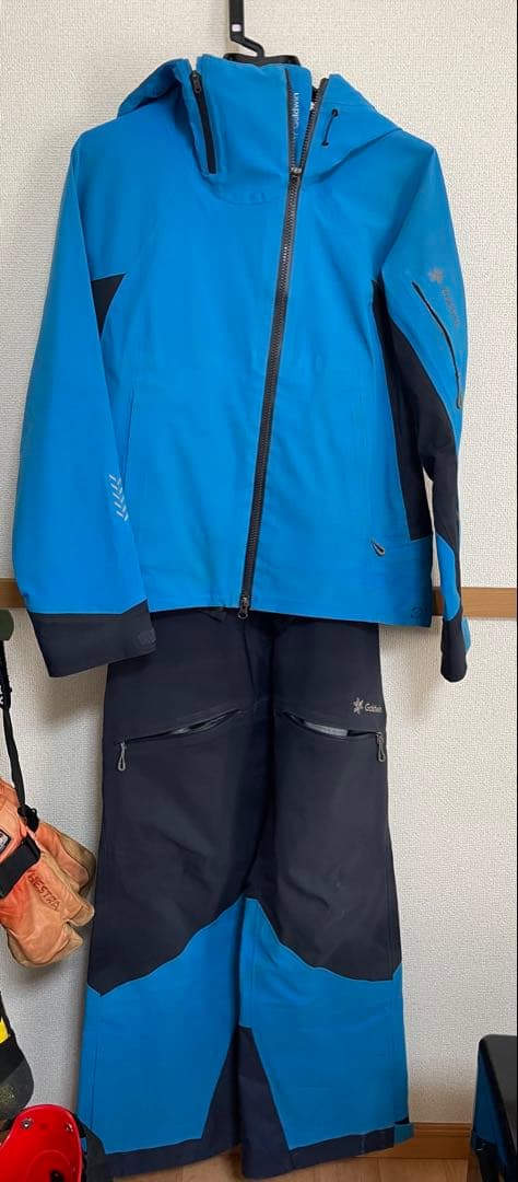 ゴールドウィン　スキーウエア　綿なしシェルタイプ上下