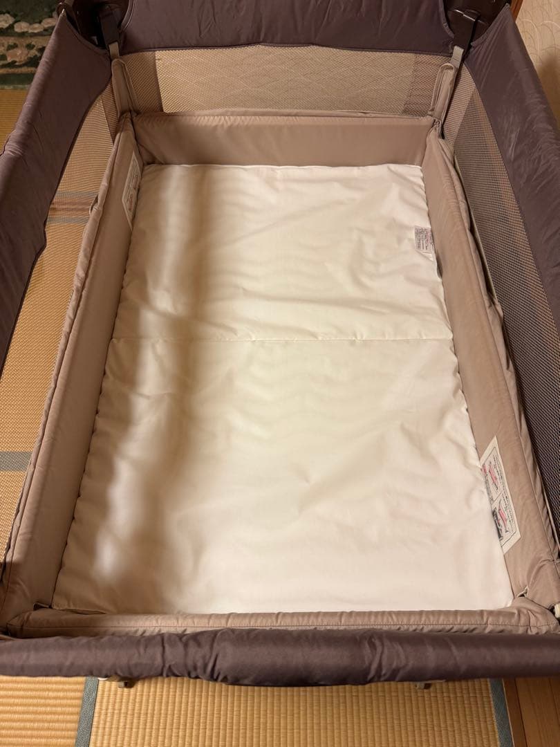 アップリカ ベビーベッド ココネル エアー　敷き布団付き
