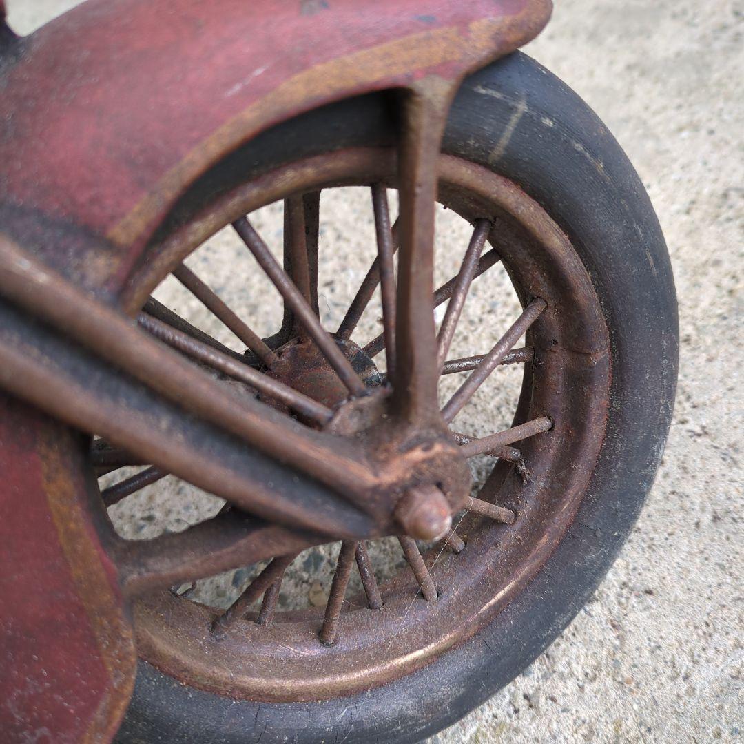 ハーレーダビッドソン　レトロ　一人旅　荒野