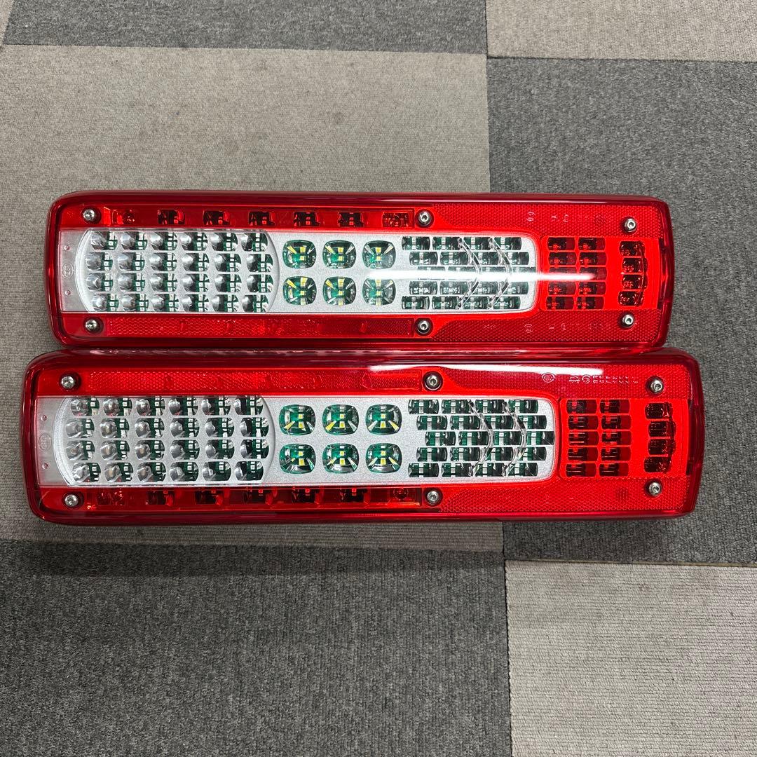 UDクオン新車外しテールランプ 2025 赤 2個セット