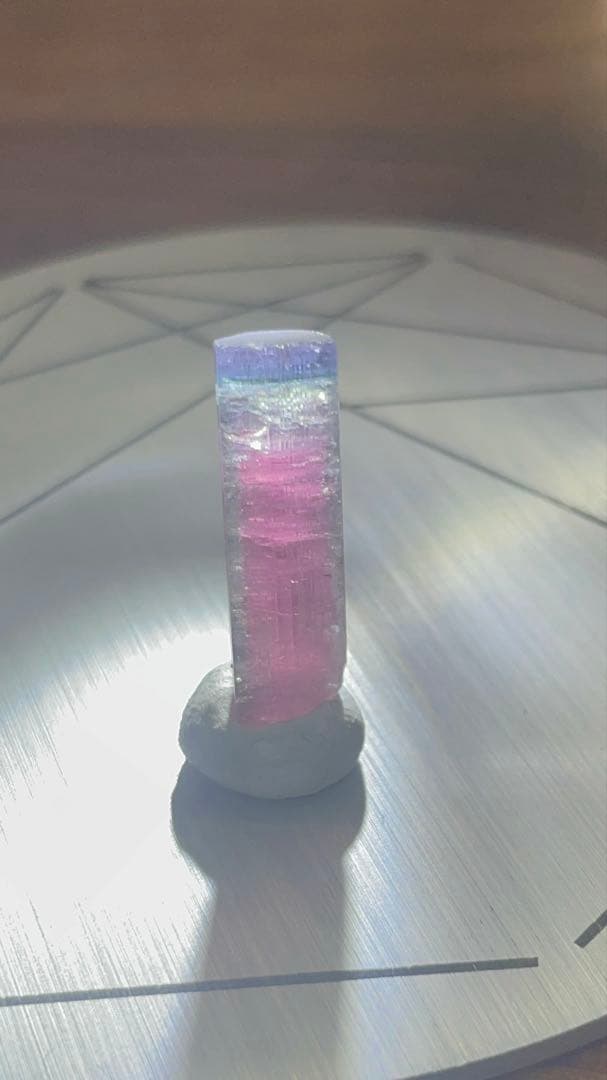 アフガニスタン産　レインボートルマリン　標本　原石