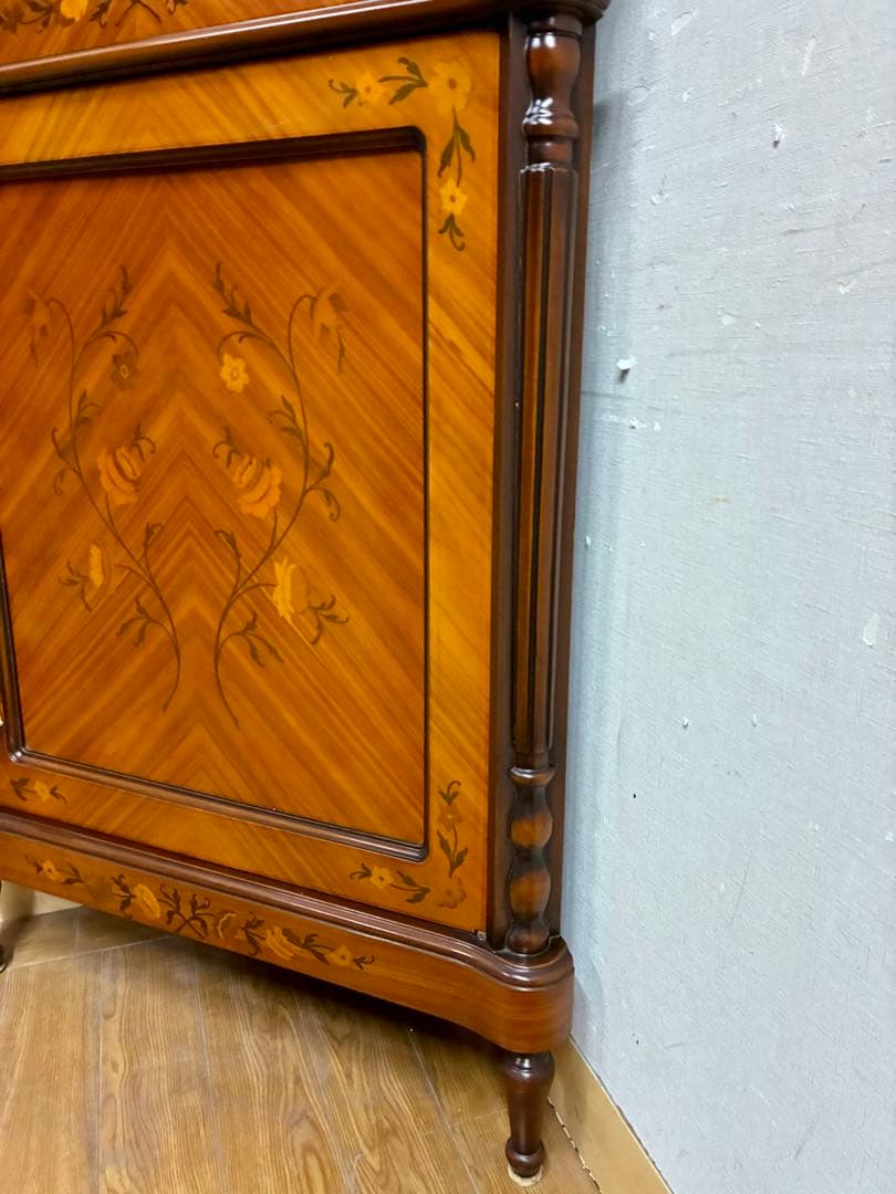 管397☆イタリア製☆アンティーク☆象嵌細工☆コーナーキャビネット