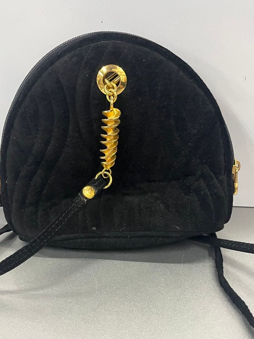 FENDI ショルダーバッグ　黒