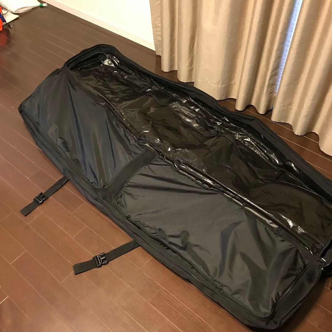 バートン　スノーボードバッグ　トラベルバッグ　キャスター付き