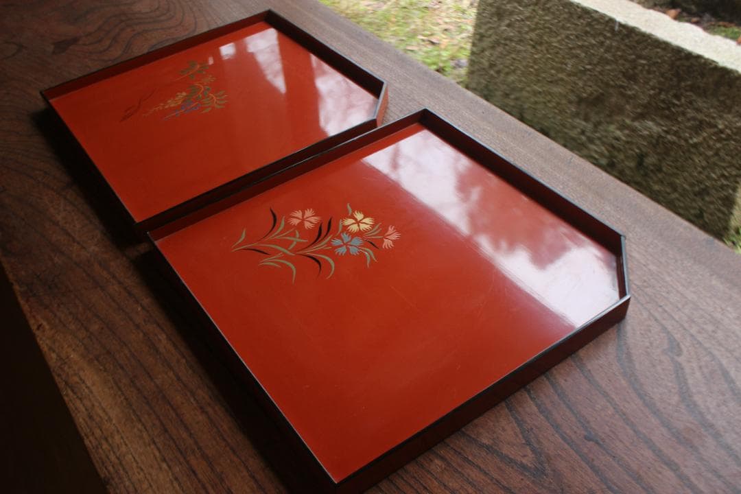 傷有参考品！時代朱漆に風情ある草花絵の映える折敷2点（検輪島塗京塗懐石膳お膳お盆