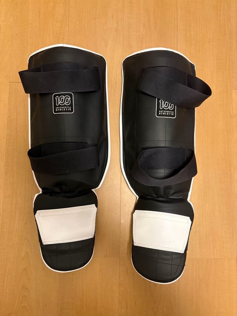 ISAMI 100A MMA シンガード ブラック/ホワイト　レガース