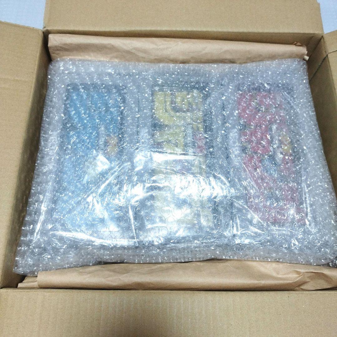 週刊少年ジャンプ × Backside works. ロゴフィギュア　赤 青 黃