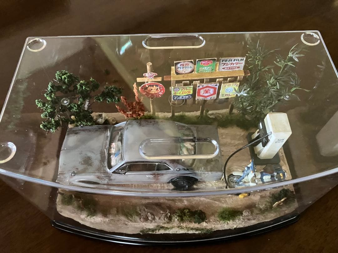 昭和レトロな風景 旧車 日産スカイラインGT-R ガソリンスタンド スパーカブ