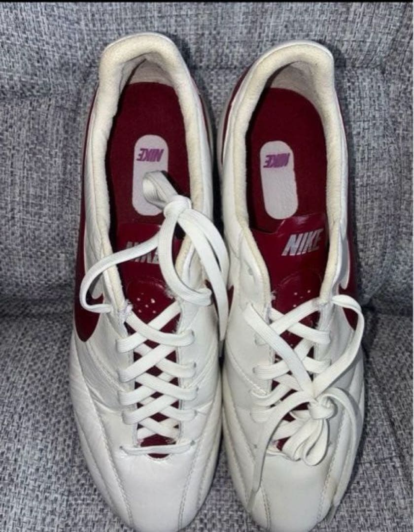 完売品 27㎝ 初代Nike premierサッカーシューズ ホワイト/レッド