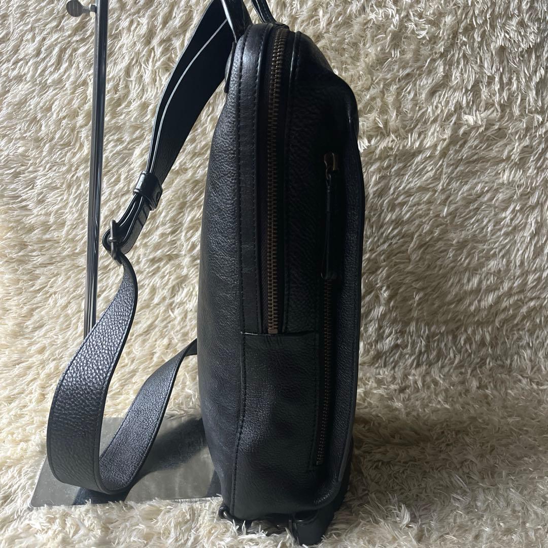 極美品　マザーハウス　カゼマトウ　 クロスバッグ レザー ボディバッグ シボ革