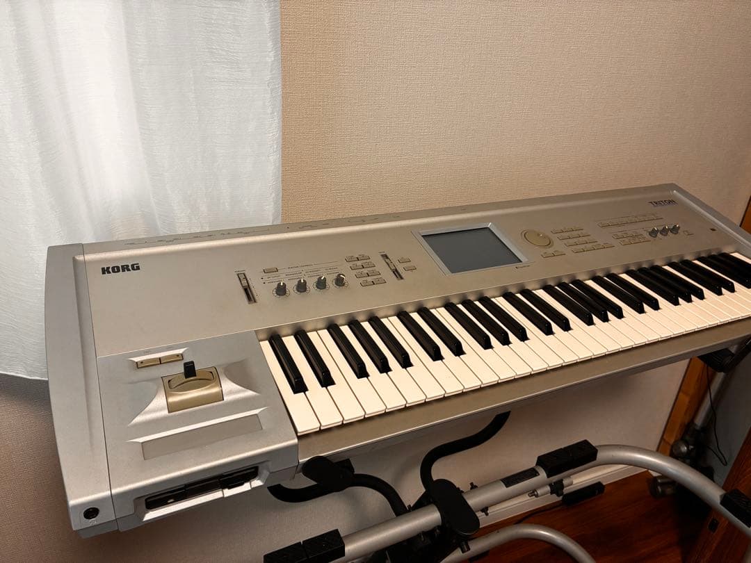 KORG TRITON 61鍵盤ミュージックワークステーション