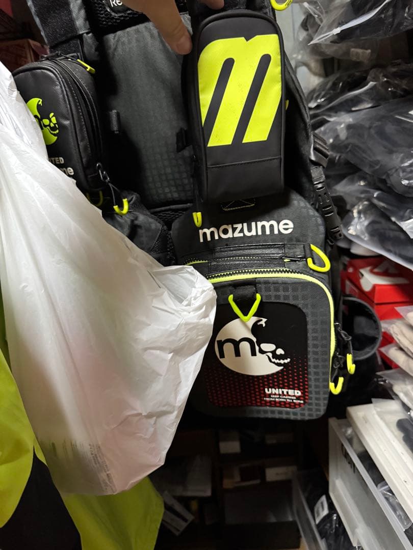 美品　マズメ レッドムーンライフジャケット 8th 送料無料