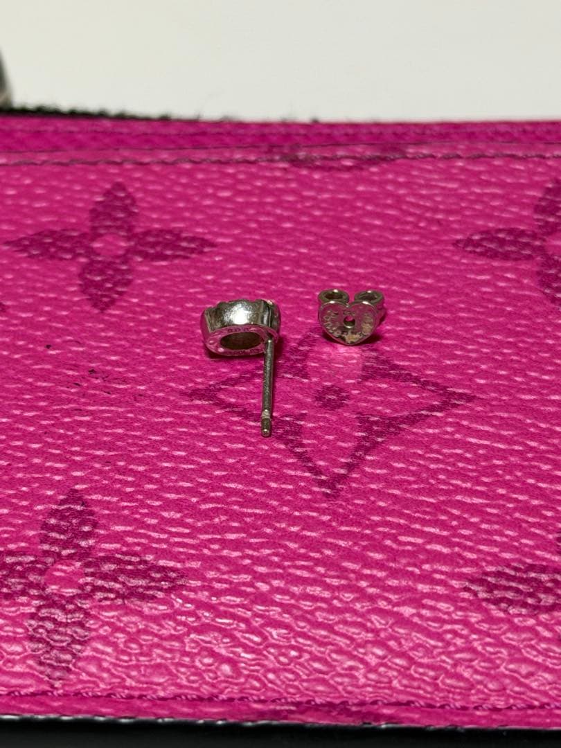 ポンテヴェキオ　K18WG ダイヤ　片耳ピアス